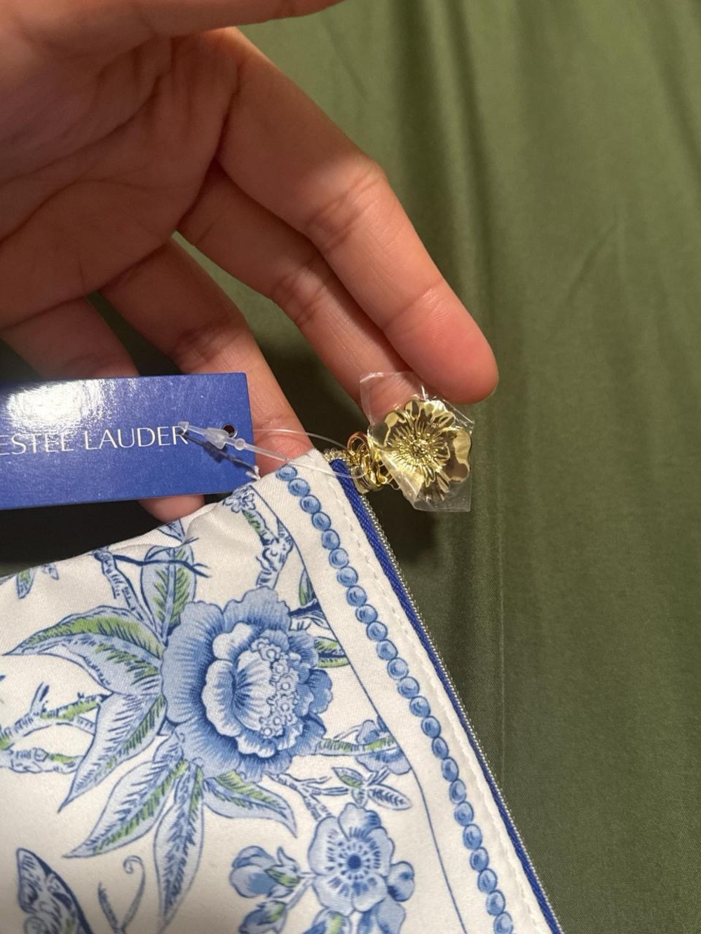 Estee Lauder Cream and Blue Floral Cosmetic Bag - Picture 2 of 2